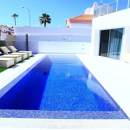 Flamingo Вилла Адехе